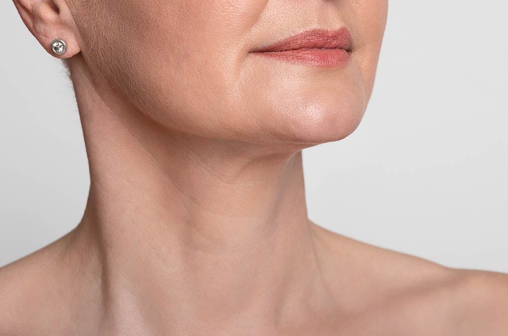 Hautverjüngung am Hals – eine wirksame Anti-Aging Strategie